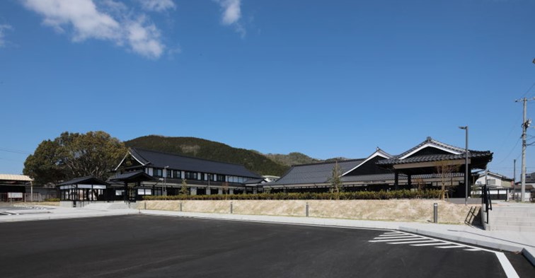 体育館・プール・図書館・展示施設・宿泊施設