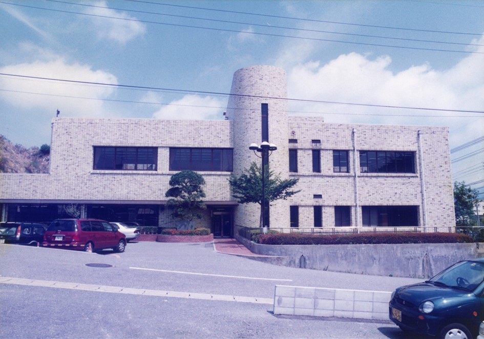 写真：防府市図書館（山口県）